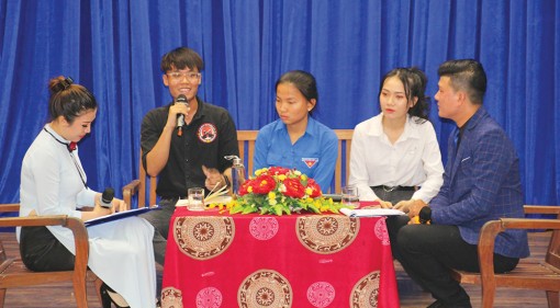 Giới trẻ với câu lạc bộ, đội, nhóm