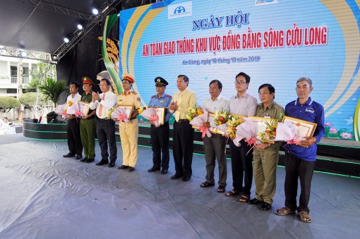 Chú trọng đảm bảo an toàn giao thông trong những tháng cuối năm