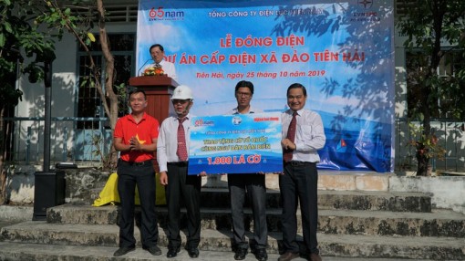 Người dân quần đảo Hải Tặc lần đầu tiên được sử dụng điện lưới quốc gia