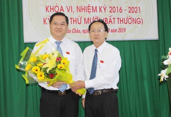 Đại biểu HĐND TX.Tân Châu bầu ông Huỳnh Quốc Thái giữ chức Chủ tịch UBND TX.Tân Châu, nhiệm kỳ 2016–2021