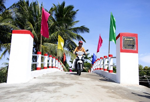 Kỳ vọng đường ô tô về trung tâm xã