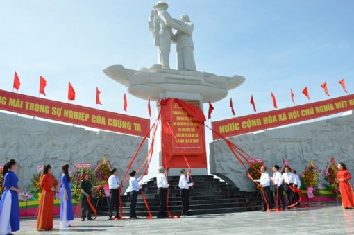 Khánh thành Tượng đài tưởng niệm sự kiện tập kết năm 1954