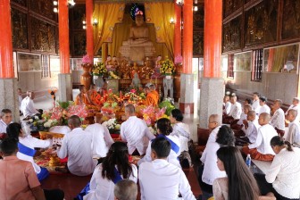 Thiêng liêng ngày lễ Dâng y của đồng bào dân tộc thiểu số Khmer