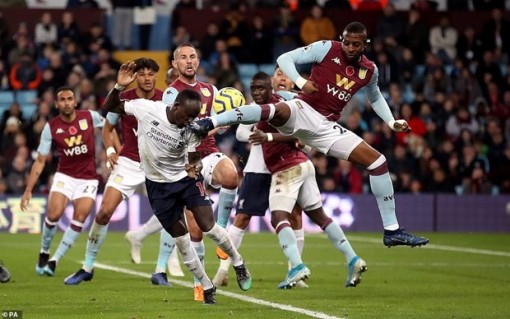 Liverpool ngược dòng kịch tính, Manchester United bại trận