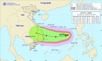 Bão số 6 giật cấp 15 gây mưa bão ở khu vực giữa Biển Đông