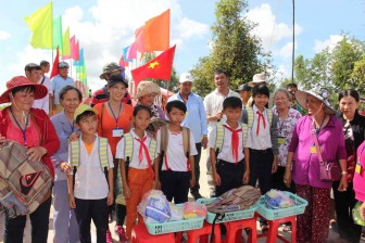 Chăm lo giáo dục ở huyện miền núi Tri Tôn