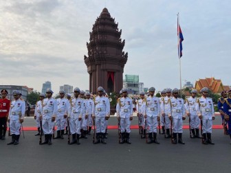 Thủ đô Campuchia và các tuyến biên giới yên bình trong ngày Quốc khánh