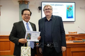 Bộ Đại từ điển Giáo khoa Séc - Việt nhận Giải thưởng Văn học 2019 của Hội Nhà văn Séc