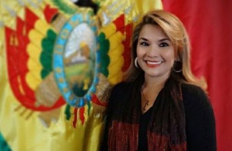 Chân dung 'bóng hồng' trở thành Tổng thống tạm quyền Bolivia