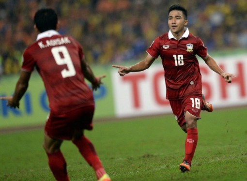 Thua ngược Malaysia, Thái Lan để mất ngôi đầu vào tay ĐT Việt Nam