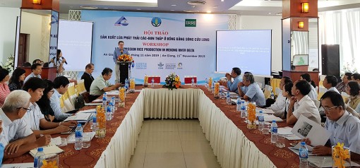 Bàn giao bản đồ tưới ngập khô xen kẽ cho An Giang