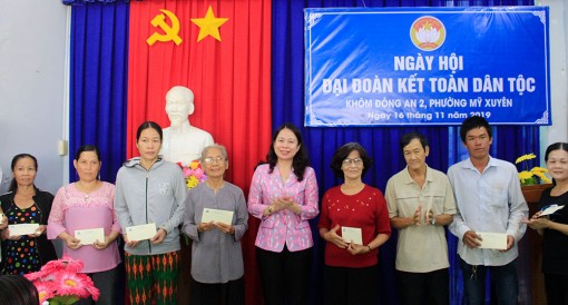 Nhiều địa phương ở TP. Long Xuyên tổ chức ngày hội Đại đoàn kết toàn dân tộc