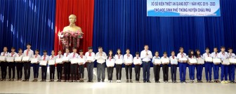 222 học sinh huyện Châu Phú được nhận Học bổng Xổ số kiến thiết An Giang