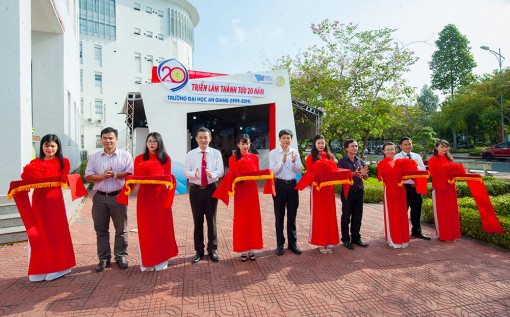 Khai mạc triển lãm thành tựu 20 năm xây dựng và phát triển Trường Đại học An Giang