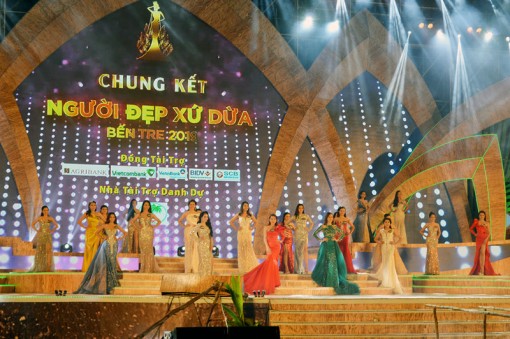 Bùi Kim Quyên đăng quang Người đẹp xứ Dừa 2019