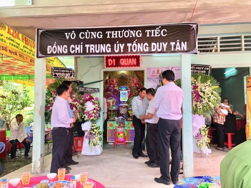 Long An: Trung úy tử nạn khi bắt tội phạm có hoàn cảnh khó khăn, con nhỏ mới 6 tháng tuổi