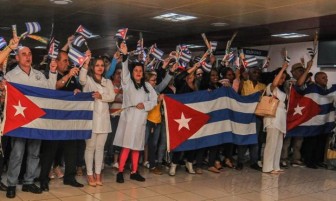 Cuba hoàn tất việc rút nhân viên y tế tại Ecuador về nước