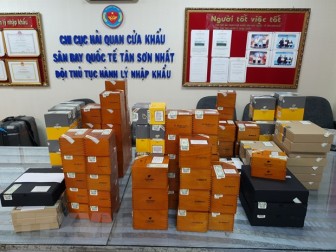 Hải quan sân bay Tân Sơn Nhất tạm giữ lô hàng xì gà số lượng lớn