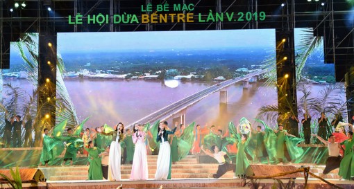 Bế mạc Lễ hội Dừa lần thứ V năm 2019
