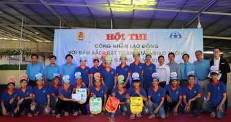Hội thi công nhân với kiến thức an toàn giao thông tại huyện Phú Tân