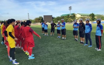 ĐT nữ Việt Nam làm quen sân Binan Football, sẵn sàng đấu Thái Lan