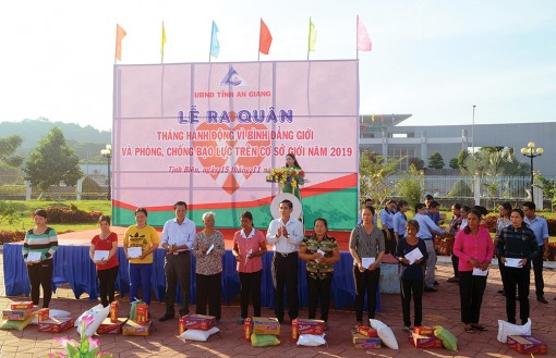 Chung tay bảo vệ phụ nữ và trẻ em!