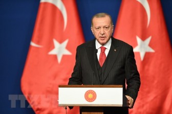 Tổng thống Thổ Nhĩ Kỳ kêu gọi người dân "tẩy chay" đồng USD