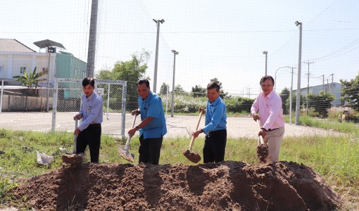 Khởi công xây dựng “Cửa hàng tiện ích công đoàn”