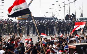 Người biểu tình yêu cầu toàn bộ Chính phủ Iraq từ chức