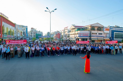 Mít- tinh hưởng ứng Tháng hành động quốc gia phòng, chống HIV/AIDS và ngày thế giới phòng, chống AIDS năm 2019
