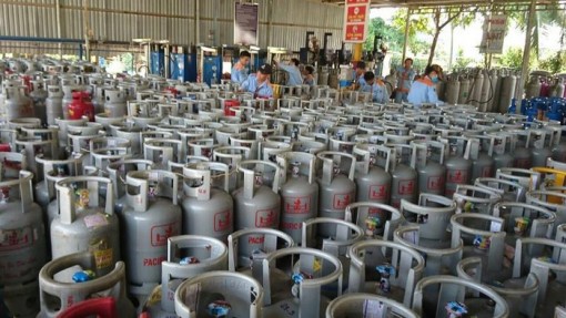 Giá gas tháng 12 tiếp tục tăng thêm 3.500 đồng/bình 12kg
