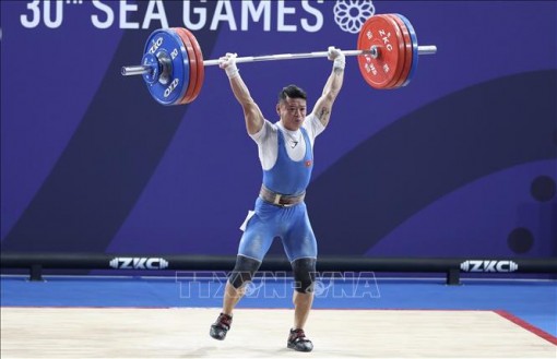 SEA Games 30: Lực sĩ Thạch Kim Tuấn để tuột HCV