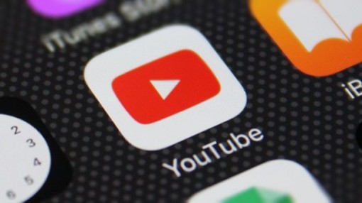 YouTube thanh lọc 'tài khoản rác,' đe dọa hàng loạt kênh video