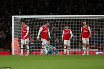 Arsenal thua đau, bảng xếp hạng Ngoại hạng Anh mới nhất sau đêm qua