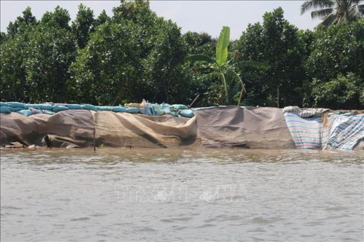 Sạt lở đe dọa sản xuất tại đầu nguồn sông Tiền