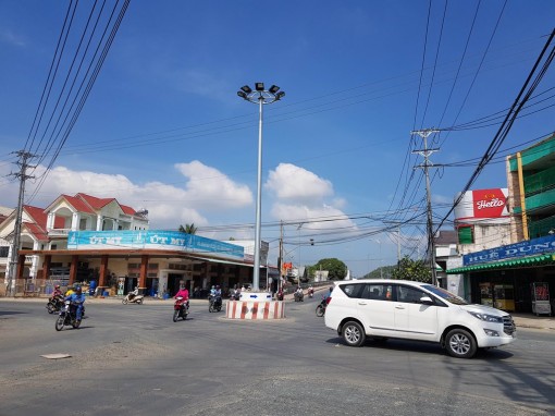 Tri Tôn nỗ lực hoàn thành nhiệm vụ