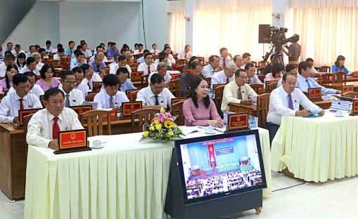 Kỳ họp thứ 12, HĐND tỉnh khóa IX (nhiệm kỳ 2016-2021): Thủ trưởng các sở, ngành trả lời chất vấn các vấn đề cử tri quan tâm