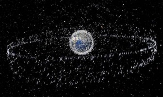 Mảnh rác đầu tiên trên vũ trụ sẽ được dọn vào năm 2025