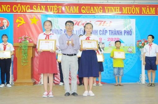 Phòng Giáo dục và Đào tạo TP. Long Xuyên tổ chức Hội thi hùng biện tiếng Anh