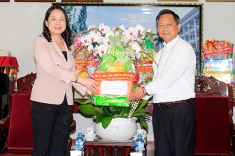 Bí thư Tỉnh ủy thăm, chúc mừng Giáng sinh 2019 tại Giáo phận Long Xuyên
