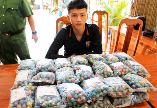 “Nóng” nạn pháo lậu dịp Tết