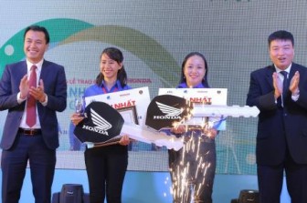 Hai thí sinh giành giải Nhất cuộc thi 'Thanh niên với văn hóa giao thông' năm 2019