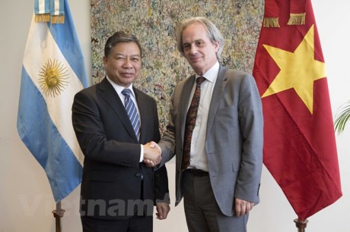 Đoàn đại biểu Đảng Cộng sản Việt Nam làm việc tại Uruguay và Argentina