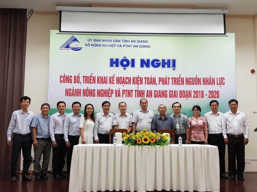 Học tập nông nghiệp ứng dụng công nghệ cao