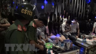 Phát hiện nhiều thanh niên sử dụng ma túy trong quán karaoke