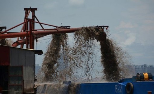 Cơn 'khát cát' đang ăn mòn sông Mekong