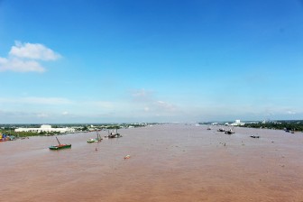 Đừng để thủy điện “ám ảnh” cư dân Mekong