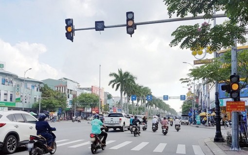 Từ 1-1, người điều khiển xe máy vượt đèn vàng bị phạt tới 1 triệu đồng