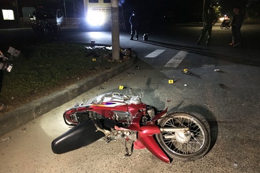 An Giang: Mất lái, lao vào trụ đèn, 1 người tử vong