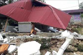 Động đất lớn làm rung chuyển khu vực rộng lớn của Indonesia